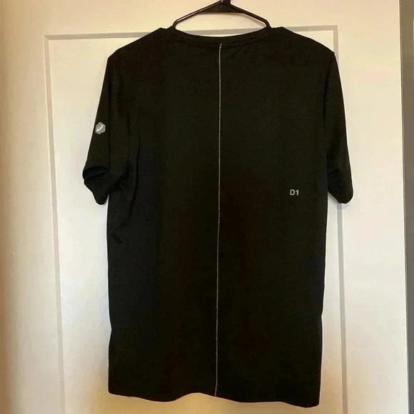 Asics Medium Mens  Workout Shirt - Picture 1 of 5